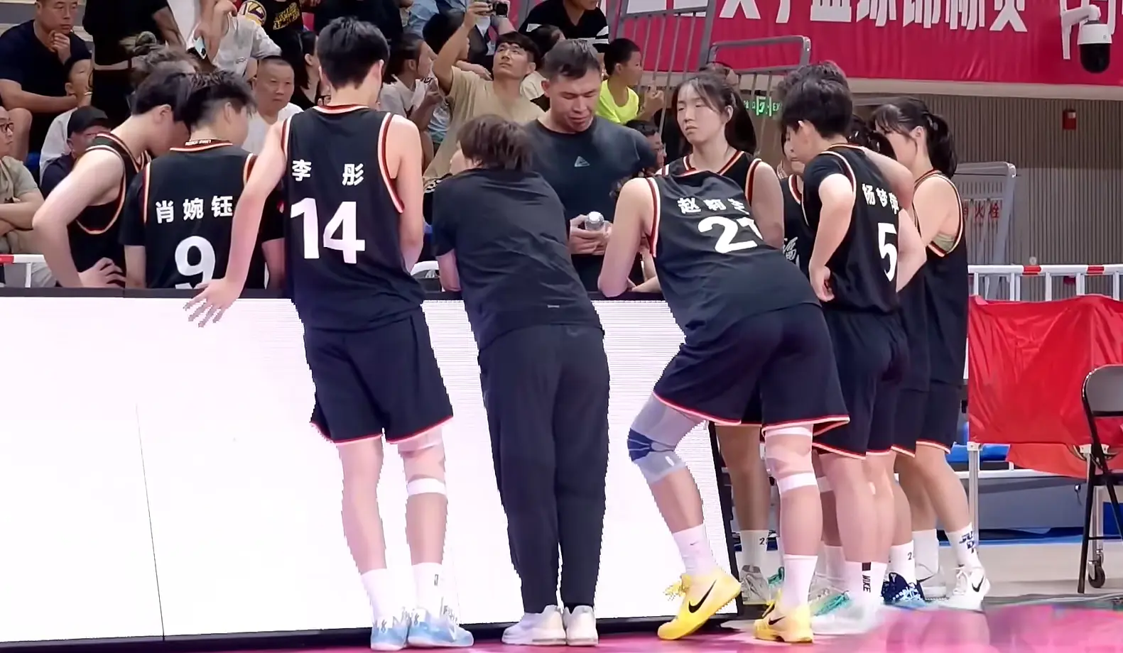 是一场一边, 的身影, 但依旧打得