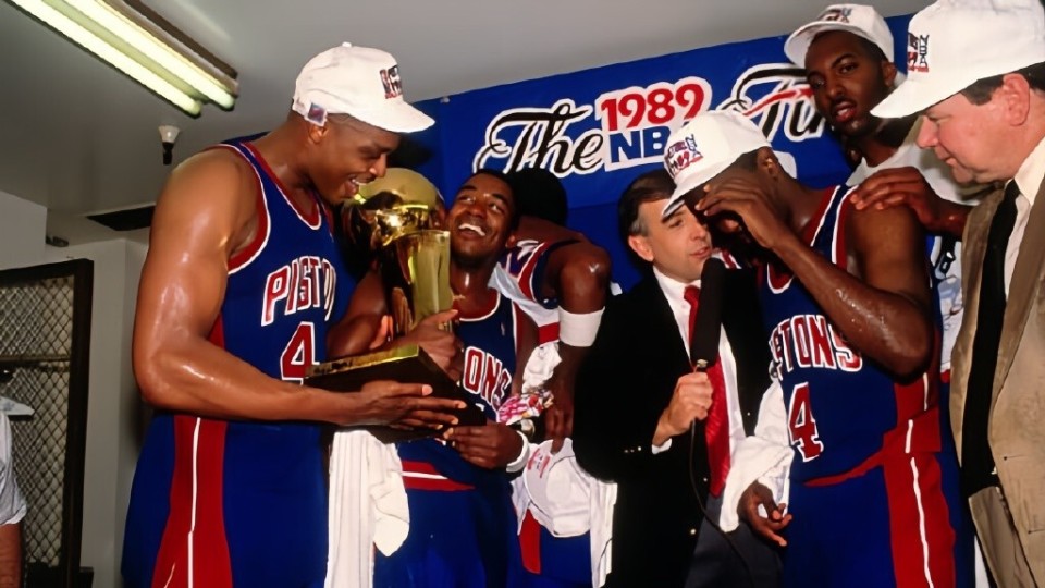 最终成为了, 东部和公牛, 严格意义上